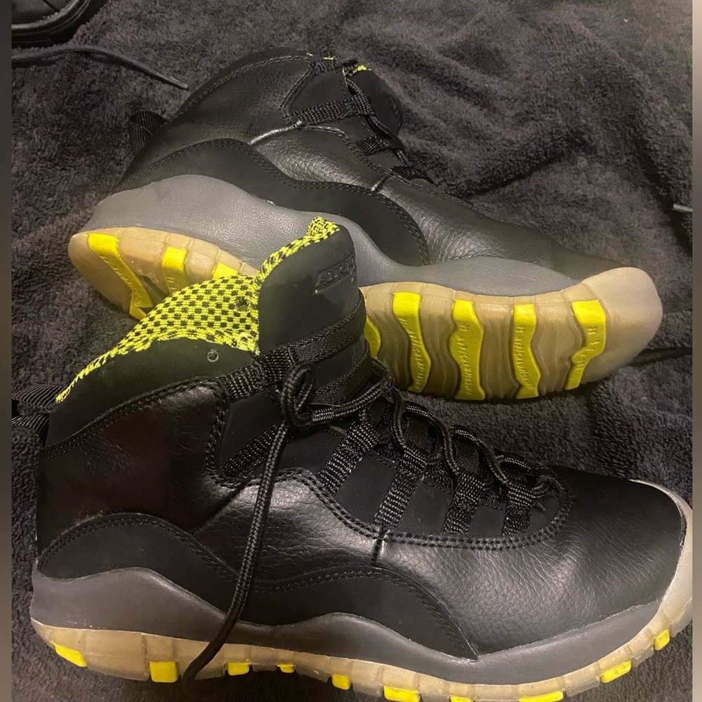 Air Jordan Retro 10 “Venom”